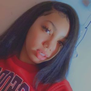 Meet your Posher, Desha